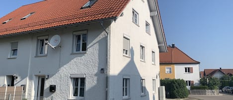 Aussenansicht: Haus in ruhiger Straße