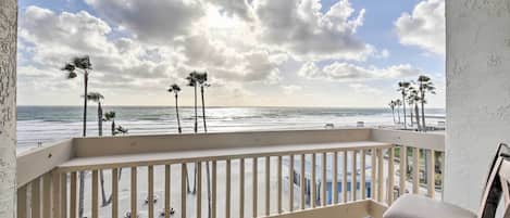 Oceanside Vacation Rental | 2BR | 2BA | 1,040 Sq Ft | Stairs Required for Entry