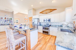 13-Surf-Or-Sound-Realty-1001-Kinnakeet Ibis-Kitchen-03