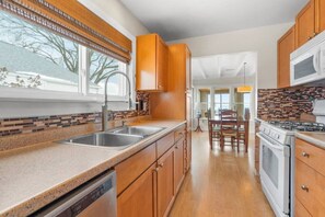 Fully equipped kitchen ready to use