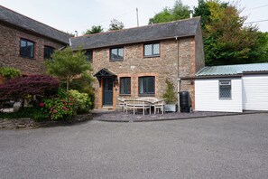 The Stables - Carlane Court