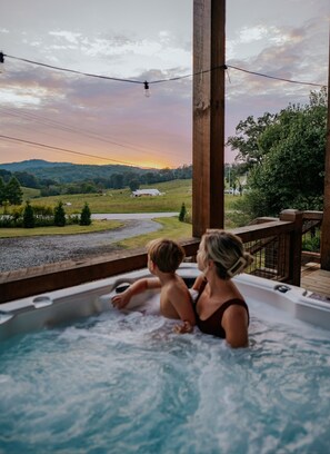 Outdoor spa tub