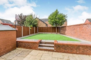 Private Rear enclosed Garden ....  Perfect to relax  