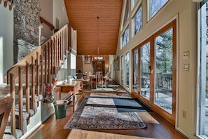 These windows give off abundant natural sunlight!