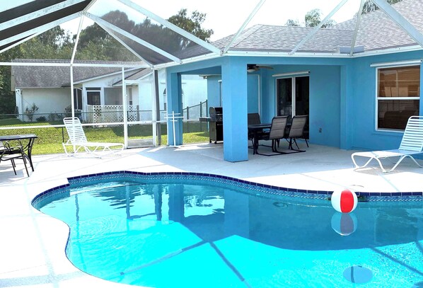 Large Screened Heated Pool and Patio