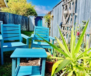 Sunny private fenced in yard