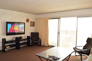 Beachloft 2-J Oceanfront Living Room