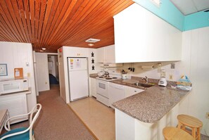 Beachloft 1-D Full-Size Kitchen