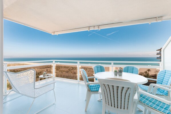 luxury beachfront apartment pets allowed sea views terrace Gandia