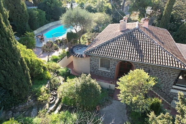 la maison vue par drone