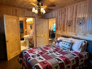 Master bedroom that attaches to full bath
