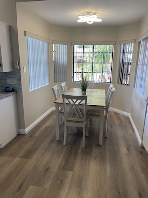 Kitchen table with 6 chairs