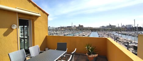 Terrace flat les-Sables-d'Olonne close-to-amenities harbour-view