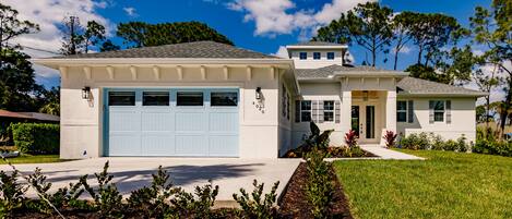 Brand new home with beautiful entry