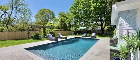 Crystal Clear Sparkling Gunite Pool