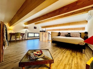 vue d'ensemble de la chambre sur la grande mezzanine