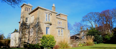 Inverdon and grounds from the front on a gorgeous day in Ayr!