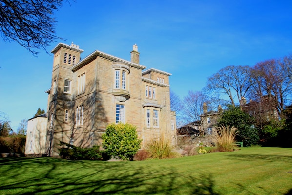 Inverdon and grounds from the front on a gorgeous day in Ayr!