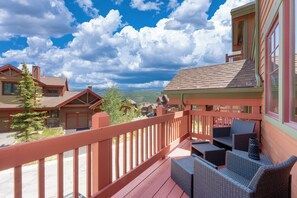 Continental Divide views from each floor.