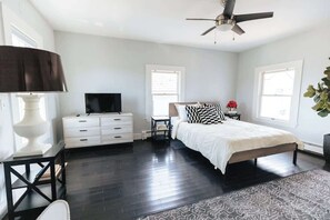 Bedroom 1
"Perfect location for walking the town and taking in the sights. Clean, bright and comfortable." - Donna | October 2022
