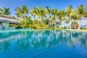 Beachfront Villa with Unique Views, Outdoor Furniture and Bocce Court