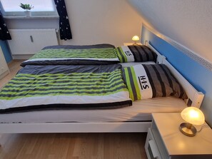 Schlafzimmer 2