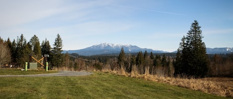 Mount Pilchuck captures the northern view