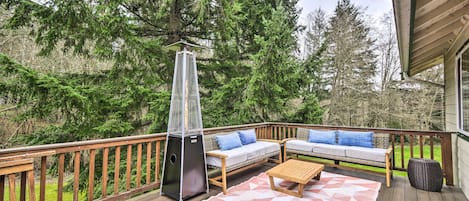 Bainbridge Island Vacation Rental | 2BR | 1BA | Step-Free Access | 800 Sq Ft