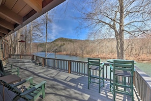 Wraparound Deck | Private Greenbrier River Frontage