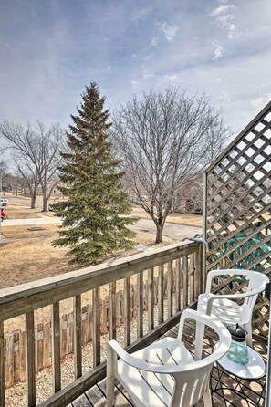 Balcony | Outdoor Seating