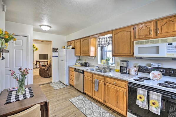 Akron Vacation Rental | 1BR | 1BA | Stairs Required | 450 Sq Ft