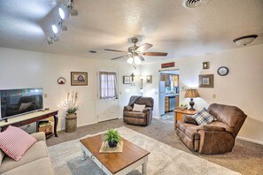 Living Room | Smart TV