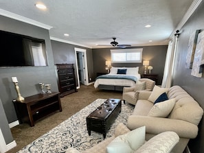 Bedroom 1, master suite w/King bed, walk-in closet, ensuite bath, smart TV