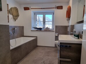 Apartment mit Vinidor, Balkon und 2 Schlafzimmern-die Wohnung 3