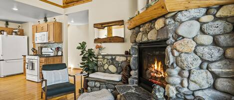 Gas fireplace: 
Sun Valley Mountain Escape