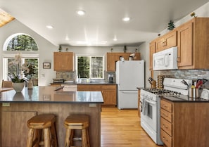 Kitchen: 
Sun Valley Mountain Escape