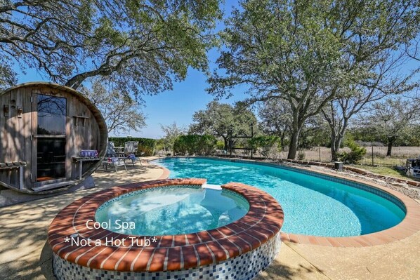 Private pool with sauna! Not heated! (No hot tub)