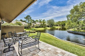 Back Patio, Lake View