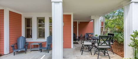 Oversized Wraparound Patio