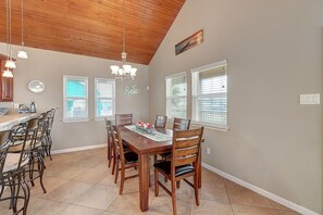 2nd Floor - Dining area table seats 6