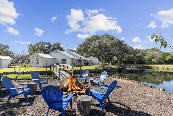 "Island" firepit area.  Relax by the fire!  Let the kids' fish from here.