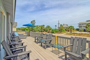 Seating on large Pointe/ocean & Sunrise facing deck
