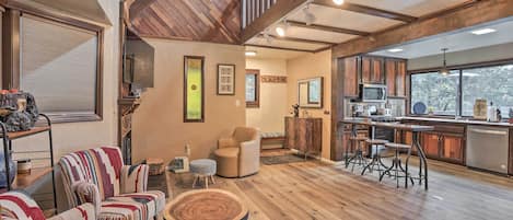 Twin Peaks Vacation Rental | 3BR | 2BA | Step-Free Entry | 1,300 Sq Ft
