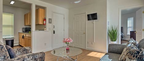 Cambridge Vacation Rental | 2BR | 1BA | 750 Sq Ft | Stairs Required to Enter