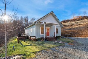 Quaint and Quiet Mountain Getaway