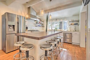 Gourmet Kitchen | Fully Equipped