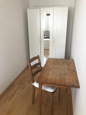 Apartment Nr. 3, 53 qm, zwei Schlafzimmer, Gemeinschaftsküche, max. 4 Personen-Schlafzimmer