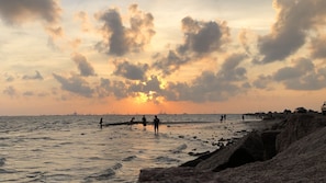 This is is located 15 minutes away from Texas City Dike.
