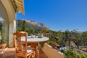 Balcony/ terrace