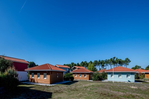 Außenseite Ferienhaus [Sommer]